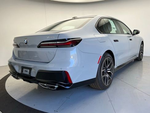 Certified 2024 BMW 760i xDrive w/ Premium Package 2 image 5