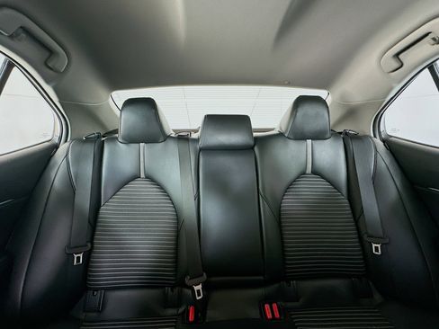 Used 2019 Toyota Camry SE image 29