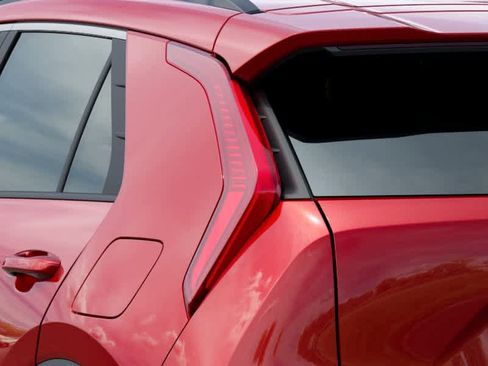 New 2026 Kia Niro LX FWD image 11