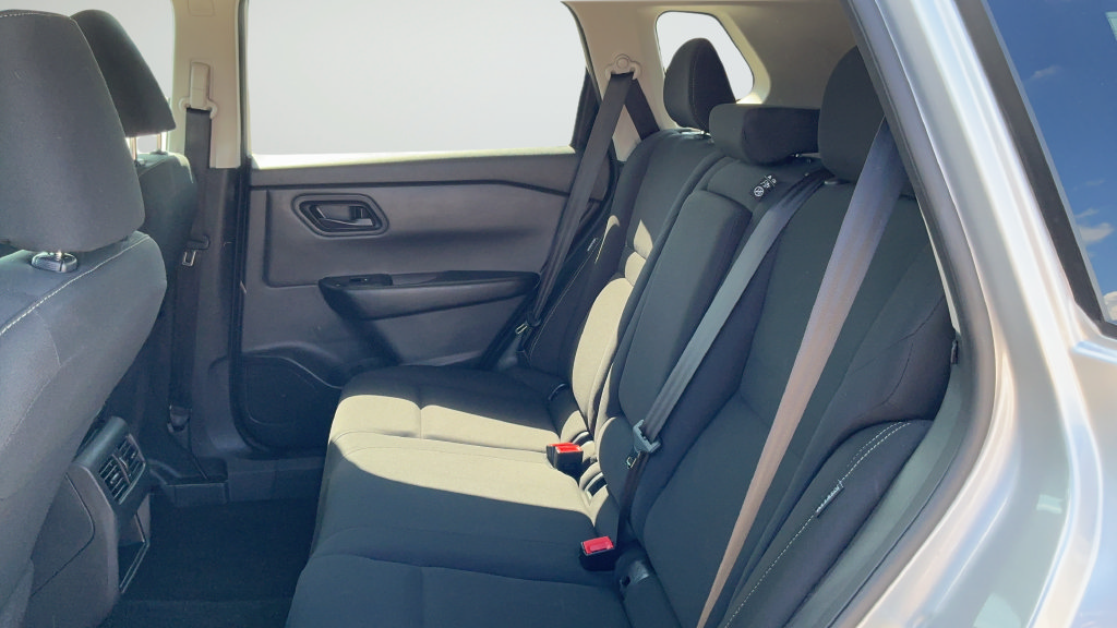 Used 2024 Nissan Rogue S FWD image 20