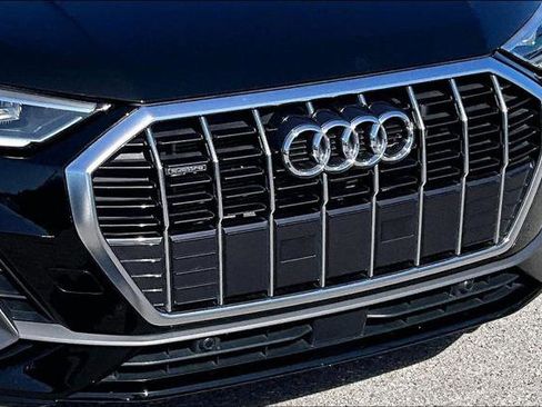 Certified 2025 Audi Q3 2.0T Premium w/ Convenience Package AWD/4WD image 11