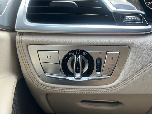 Used 2016 BMW 750i xDrive AWD/4WD image 25