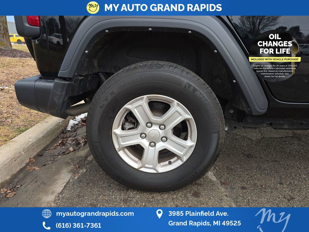 Used 2022 Jeep Wrangler Unlimited Sport AWD/4WD image 32