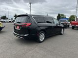 Used 2023 Chrysler Pacifica Touring-L image 6
