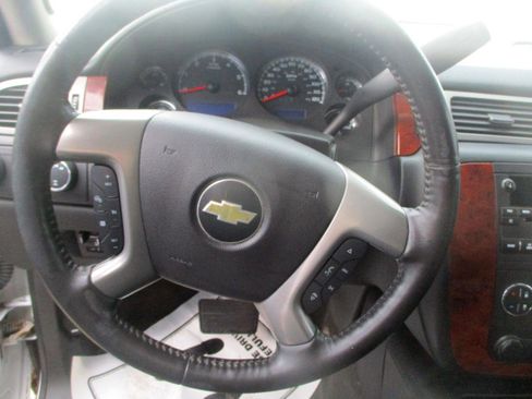 Used 2013 Chevrolet Suburban LT AWD/4WD image 13