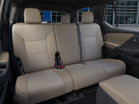 Used 2023 Chevrolet Traverse LS FWD image 18