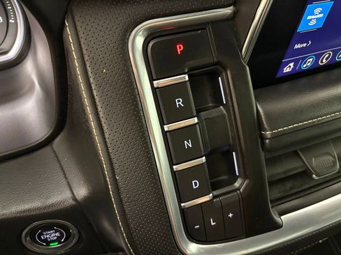 Used 2021 Chevrolet Tahoe Premier w/ Premium Package image 31