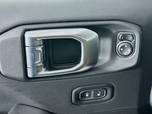 Used 2023 Jeep Wrangler Sahara w/ Cold Weather Group image 15