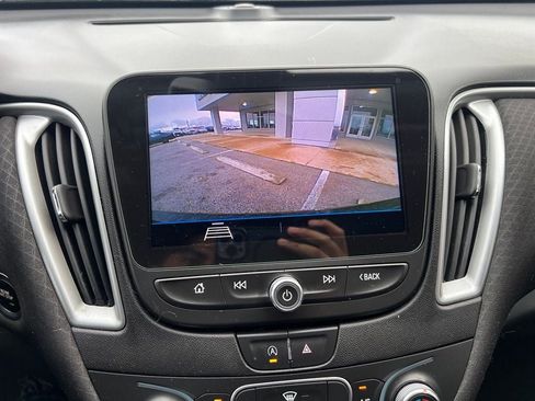 Used 2020 Chevrolet Malibu LS FWD image 9