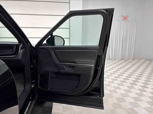 Used 2025 Rivian R1S Adventure AWD/4WD image 18