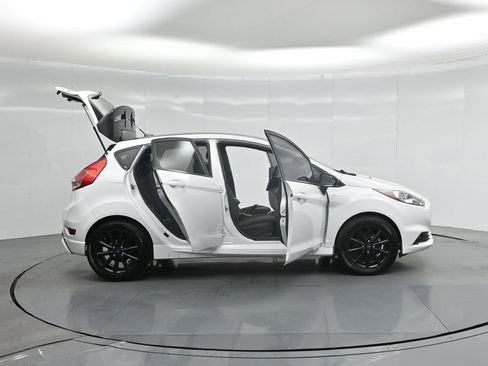 Certified 2019 Ford Fiesta ST-Line image 5