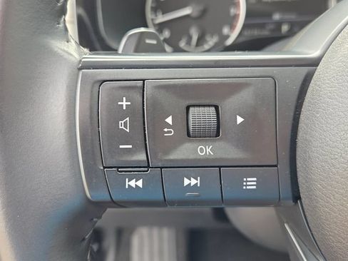 Used 2024 Nissan Pathfinder SV AWD/4WD image 24