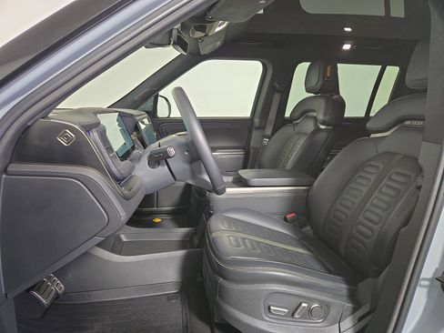 Used 2024 Rivian R1S Adventure AWD/4WD image 20