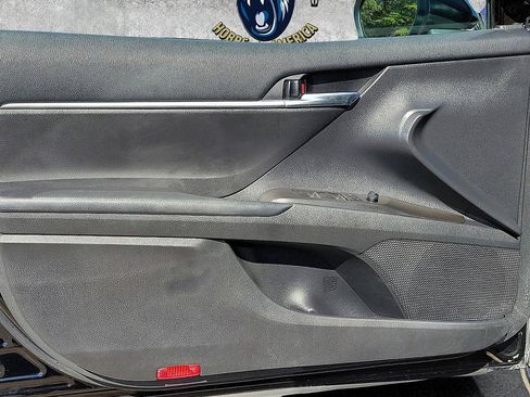 Used 2023 Toyota Camry SE image 11