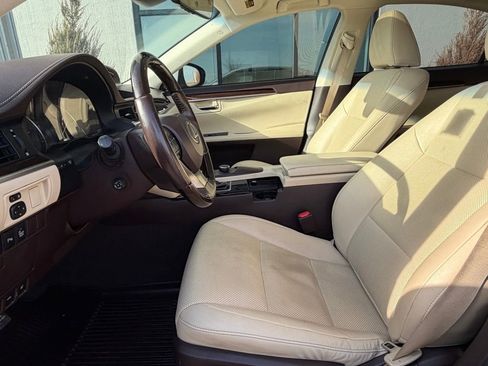 Used 2017 Lexus ES 350 w/ Premium Package image 11