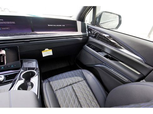 New 2026 Cadillac Escalade IQ Luxury 1 image 10