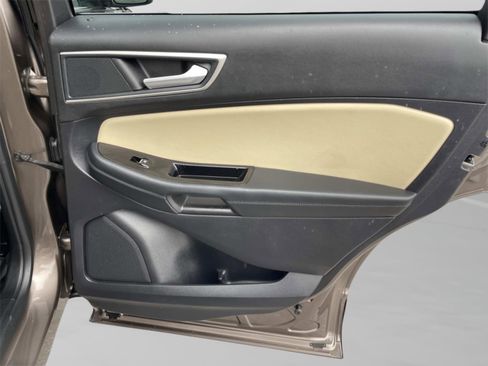 Used 2019 Ford Edge SEL w/ Equipment Group 201A image 24