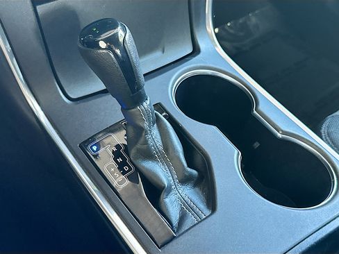 Used 2016 Toyota Camry LE image 16