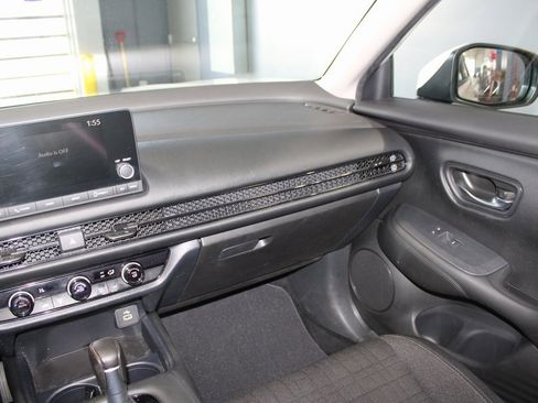 Used 2023 Honda HR-V LX image 23
