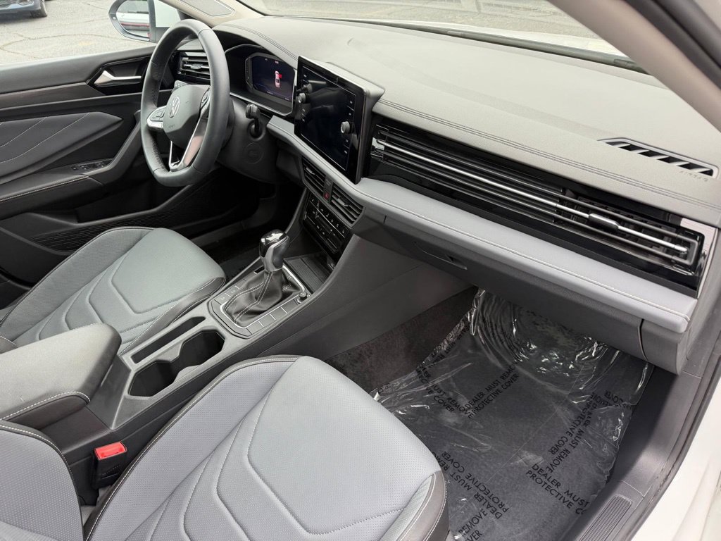 Used 2025 Volkswagen Jetta SEL FWD image 30