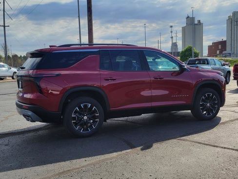New 2026 Chevrolet Traverse LT w/ Sun and Wheel Package AWD/4WD image 2
