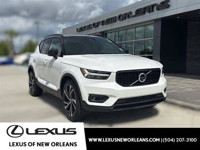 Used 2022 Volvo XC40 T4 R-Design w/ Advanced Package