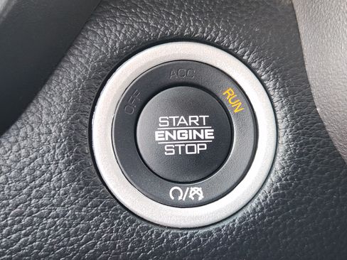 Used 2024 RAM 1500 Laramie AWD/4WD image 24