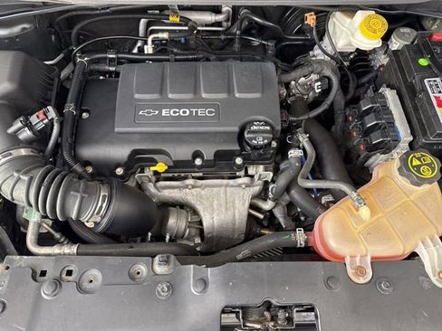 Used 2018 Chevrolet Sonic Premier FWD image 17