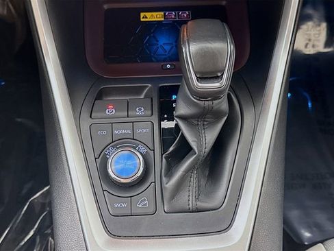 Used 2023 Toyota RAV4 Limited image 16