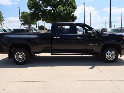 Used 2023 Chevrolet Silverado 3500 High Country AWD/4WD image 2