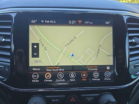 Used 2022 Jeep Grand Cherokee Laredo X image 18