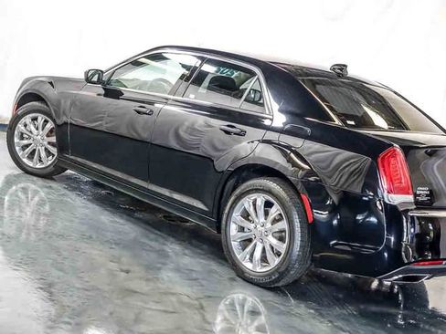 Used 2023 Chrysler 300 Touring AWD/4WD image 11