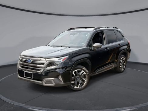 Certified 2025 Subaru Forester Limited AWD/4WD image 1