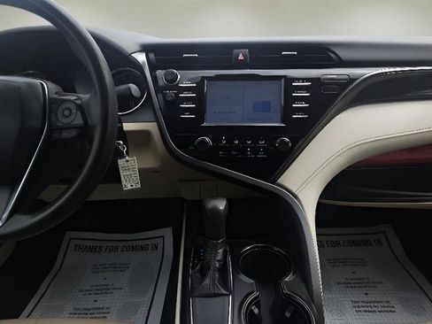 Used 2019 Toyota Camry LE w/ Carpet Mat Package FWD image 15