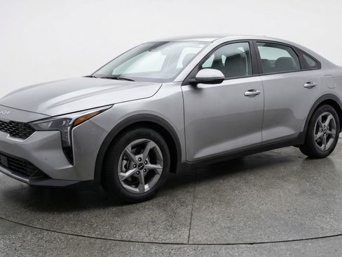 Used 2025 Kia K4 FWD image 3