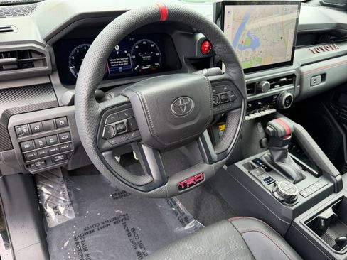 Used 2025 Toyota Tacoma TRD Pro AWD/4WD image 4