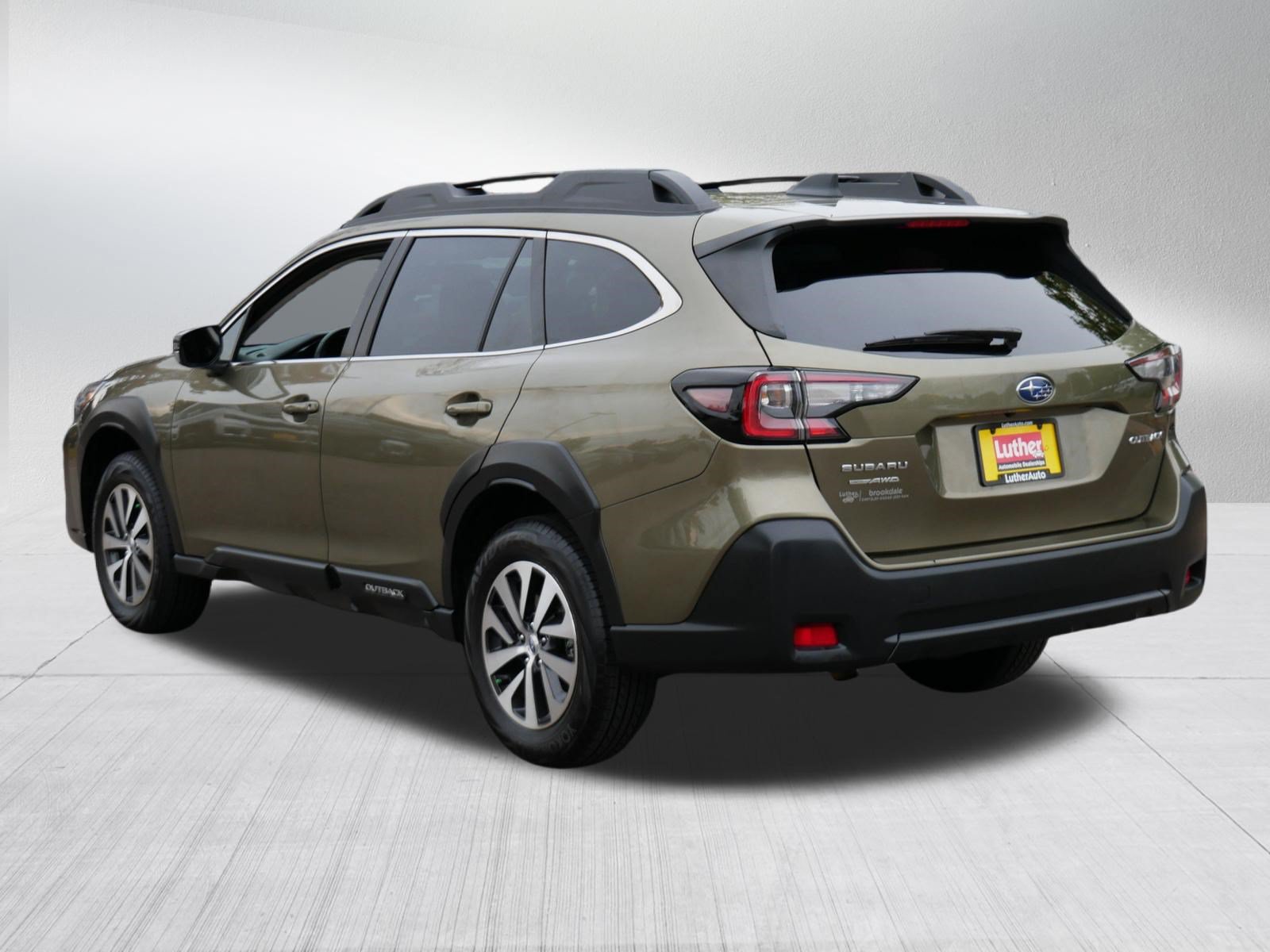 Used 2025 Subaru Outback Premium AWD/4WD image 5