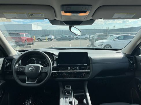 Used 2026 Nissan Pathfinder SV FWD image 35