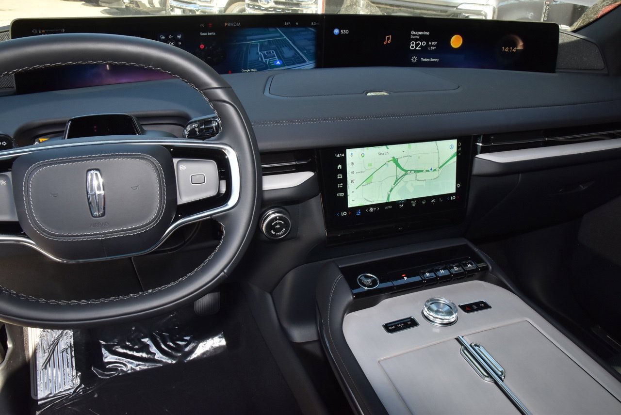 New 2027 Lincoln Navigator Reserve w/ Jet Appearance Package AWD/4WD image 26
