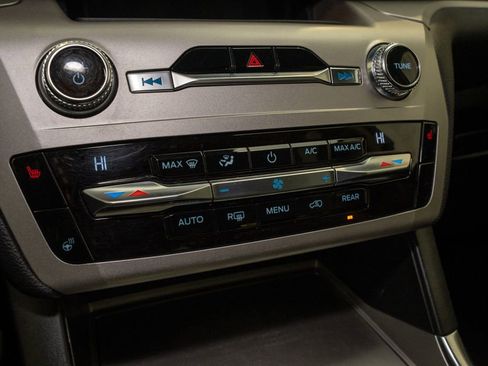 Used 2021 Ford Explorer XLT w/ Equipment Group 202A image 16