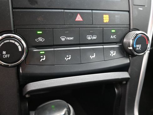 Used 2015 Toyota Camry LE FWD image 30