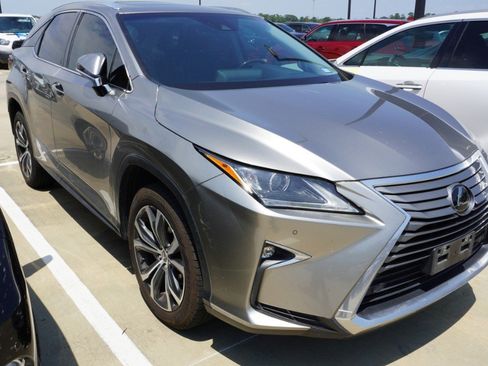 Used 2018 Lexus RX 350 FWD w/ Premium Package image 3