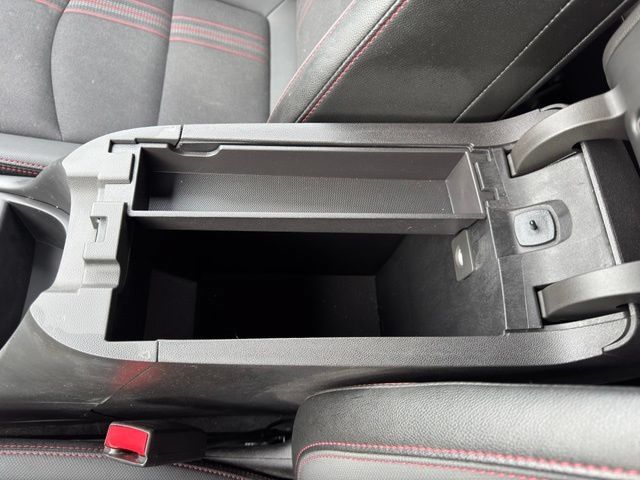 Certified 2024 Chevrolet Equinox RS w/ LPO, Floor Liner Package AWD/4WD image 22