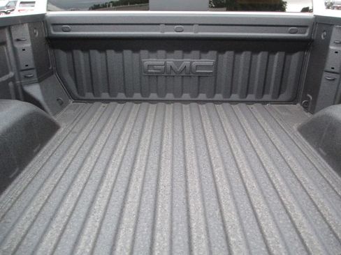 New 2026 GMC Sierra 1500 Denali w/ Denali Reserve Package AWD/4WD image 9