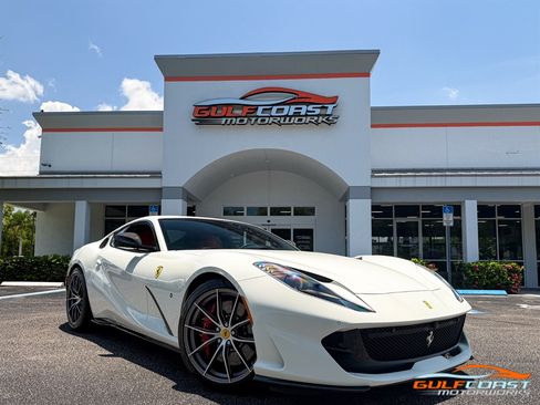 Used 2019 Ferrari 812 Superfast RWD image 1