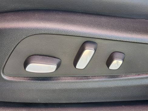 Used 2019 Cadillac XT5 Premium Luxury FWD image 19