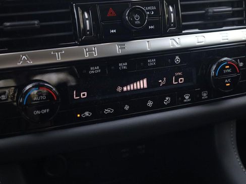 New 2026 Nissan Pathfinder SL AWD/4WD image 16