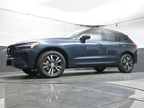 New 2025 Volvo XC60 B5 Core image 35