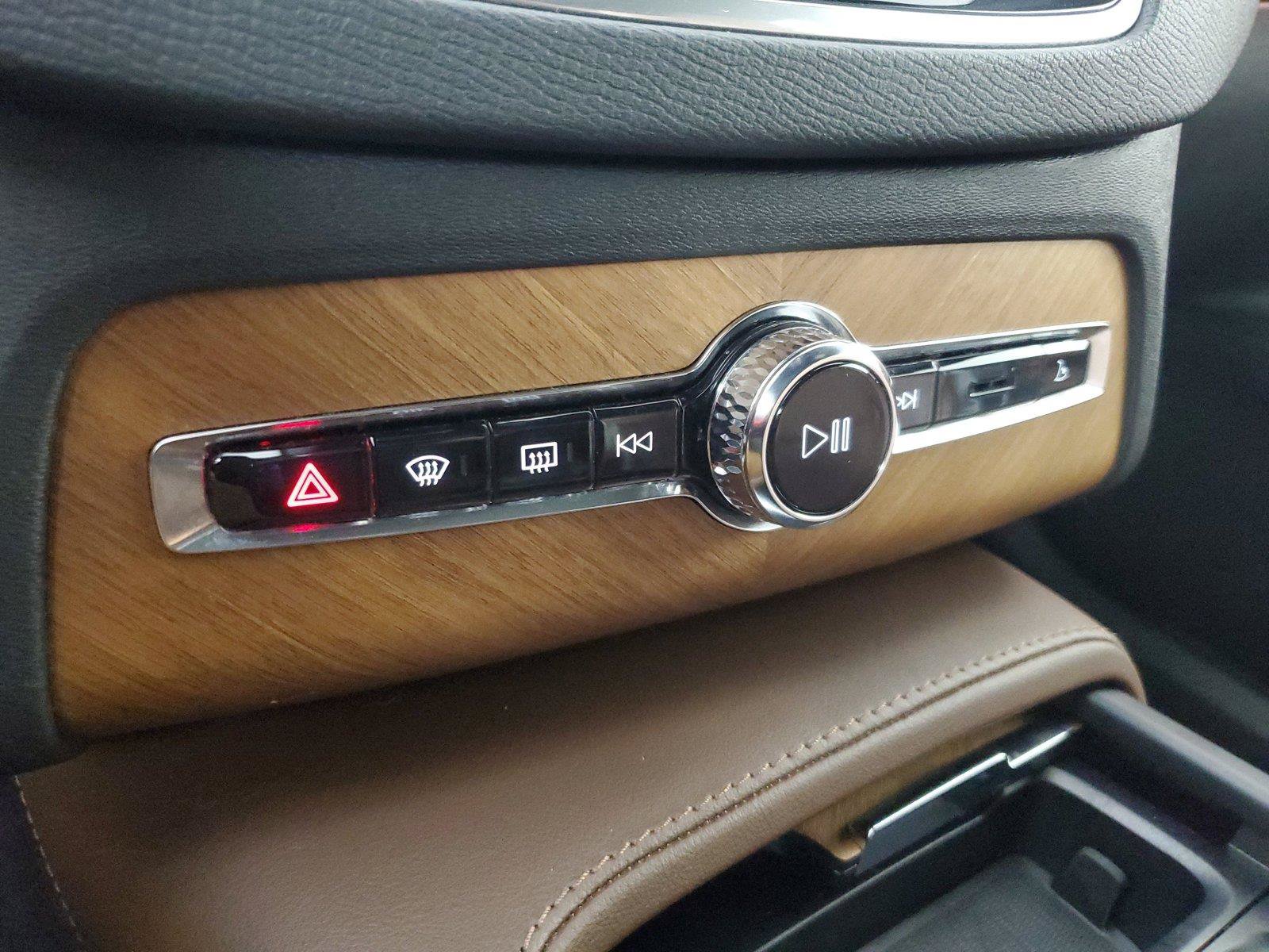 Used 2023 Volvo XC90 B6 Plus AWD/4WD image 30
