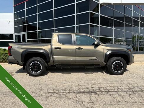 Used 2024 Toyota Tacoma TRD Off-Road AWD/4WD image 2